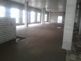 Полусухая стяжка в торговом центре